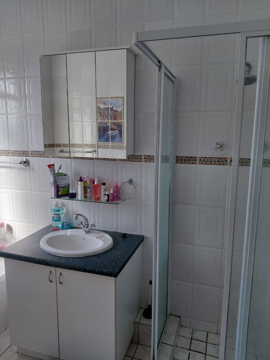 To Let 2 Bedroom Property for Rent in Summerstrand Eastern Cape